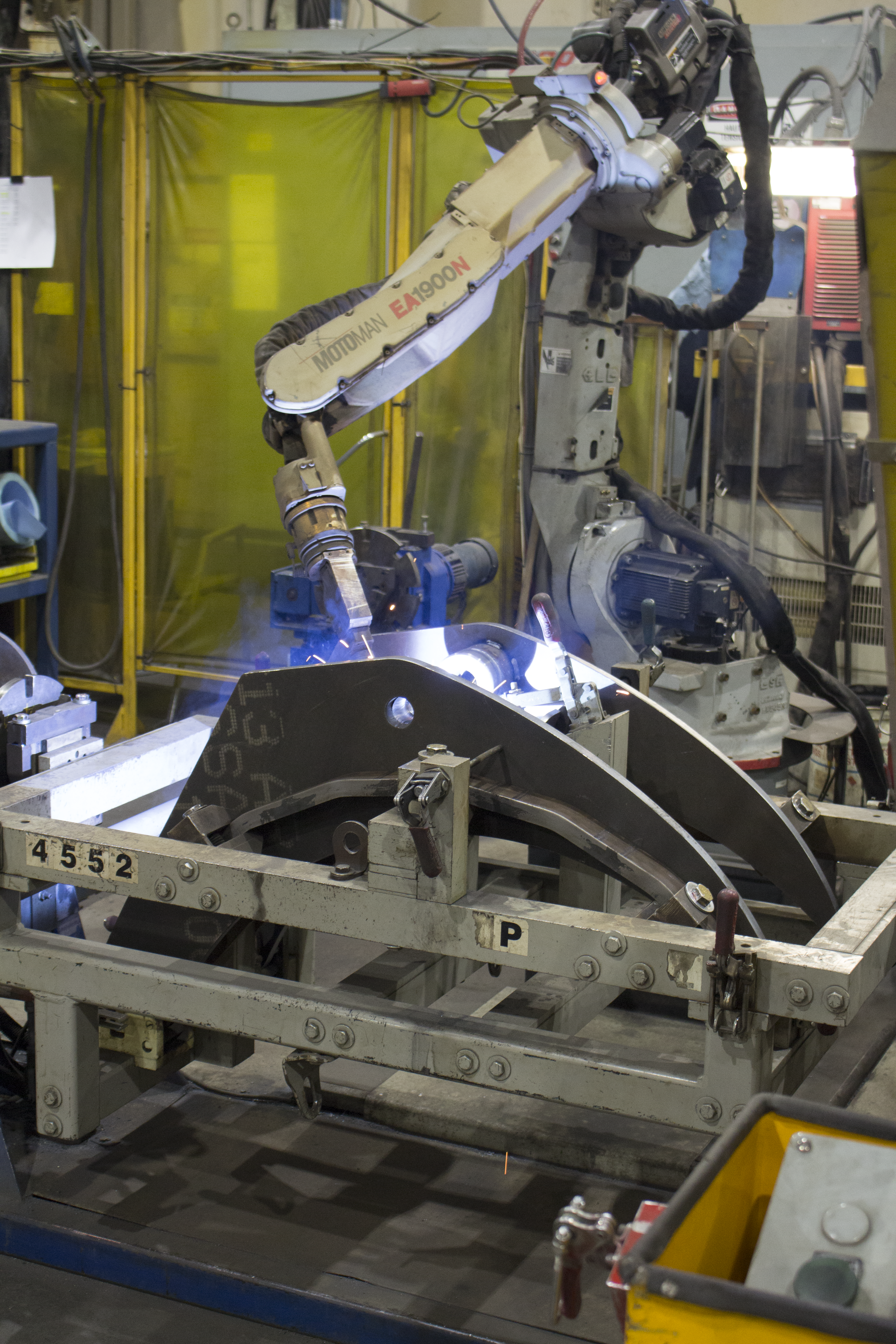 OPERATEUR DE ROBOT SOUDEUR